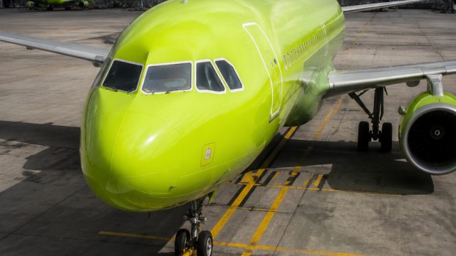 S7 Airlines Restricts Pilot La