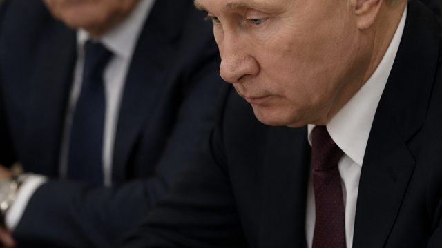 Kremlin Acknowledges Setbacks 