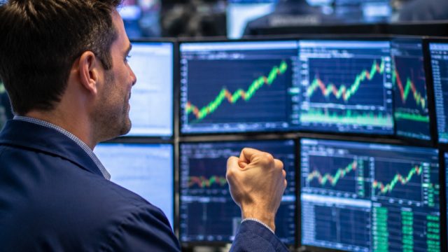 Tech Stocks Rebound as Market 